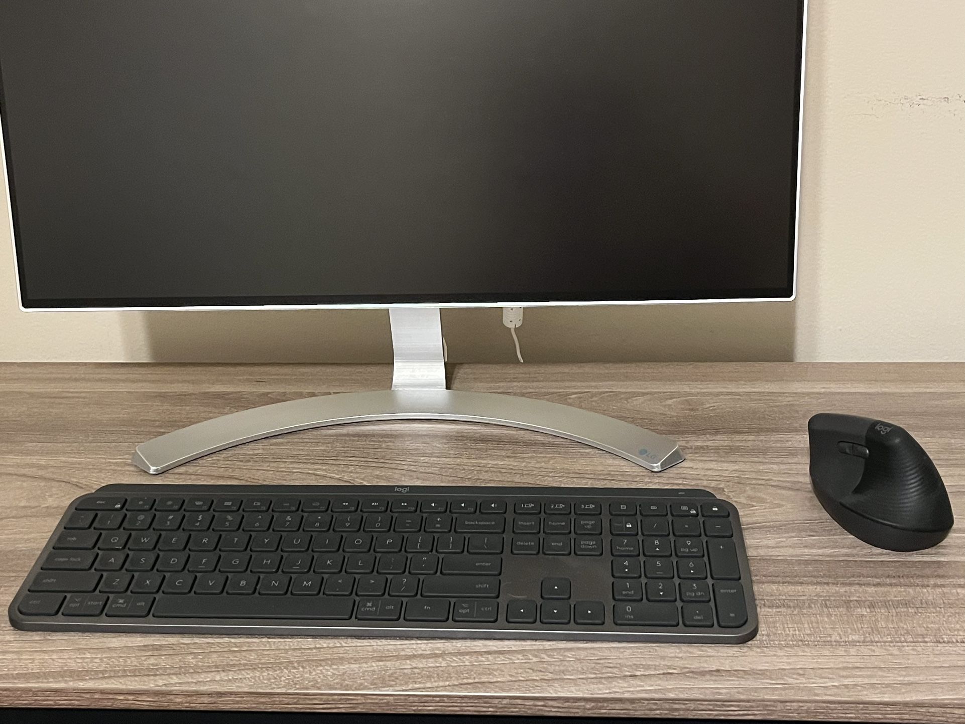 Workstation Set — LG Monitor + Logitech MX Keys + Lift Ergonomic Mouse