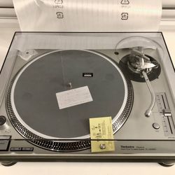 TECHNICS SL-1200MK5 - NOS/NEW w/Box (from Japan) - RARE