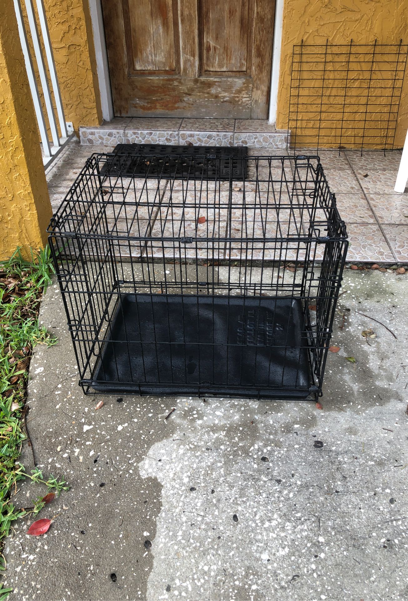 Small dog pet crate 17 x 24