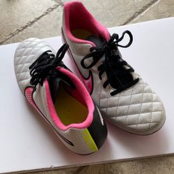 Nike Women’s Cleats Size 8.5