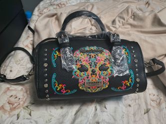 Skull purse brand new