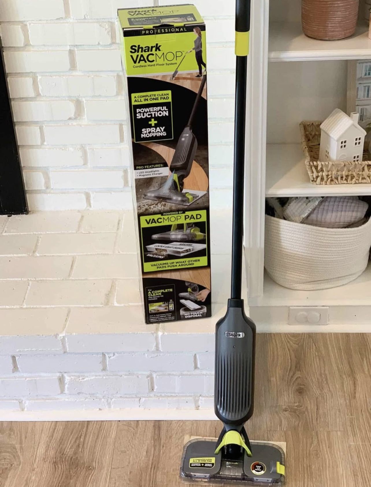 SHARK VM200 VACMOP Cordless Multi Surface Hard Floor Tile Wood Lightweight Floor Cleaner Vacuum Mop