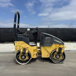 Roller compactor for 