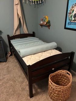 Twin Wood Bed Frames & Mattresses