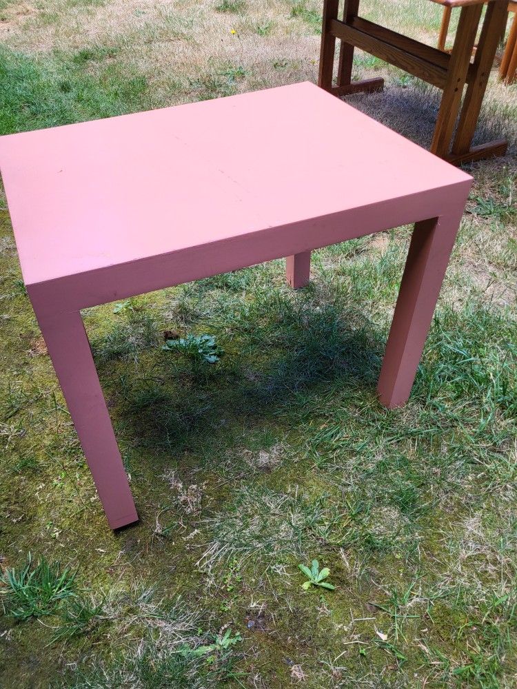 Free Pink Wooden Table