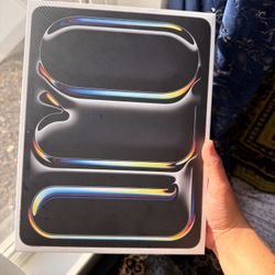 iPad Pro M4 11-inch 256GB Wi-Fi – Like New, 100% Battery