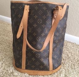 Authentic Louise Vuitton Bucket Monogram GM( Large)
