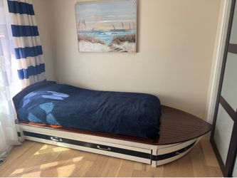 Original Pottery barn boy bed