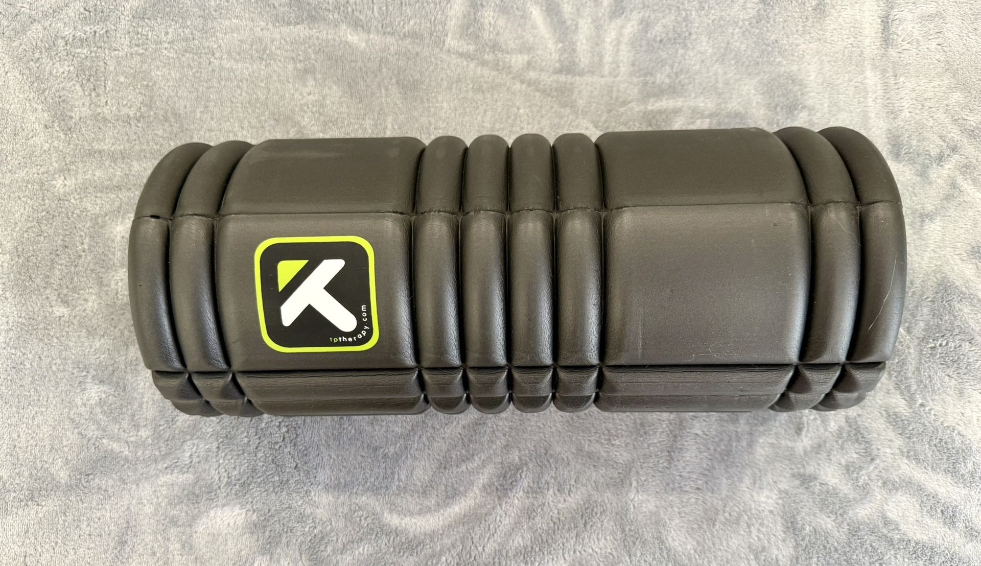 TriggerPoint Grid 1.0 Foam Roller Exercise