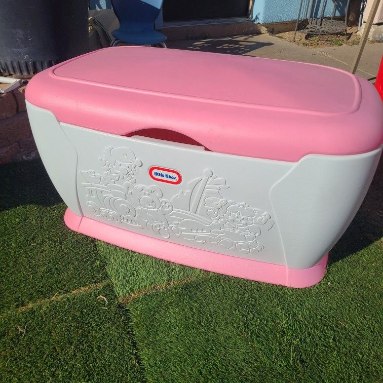 Little tikes toy chest pink deals