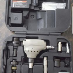 PORTER CABLE PALM NAILER KIT 120 PSI MODEL PN-650.. VERY GOOD CONDITIONS. 