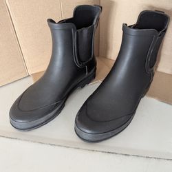 Size 5 J Crew Rain boots 