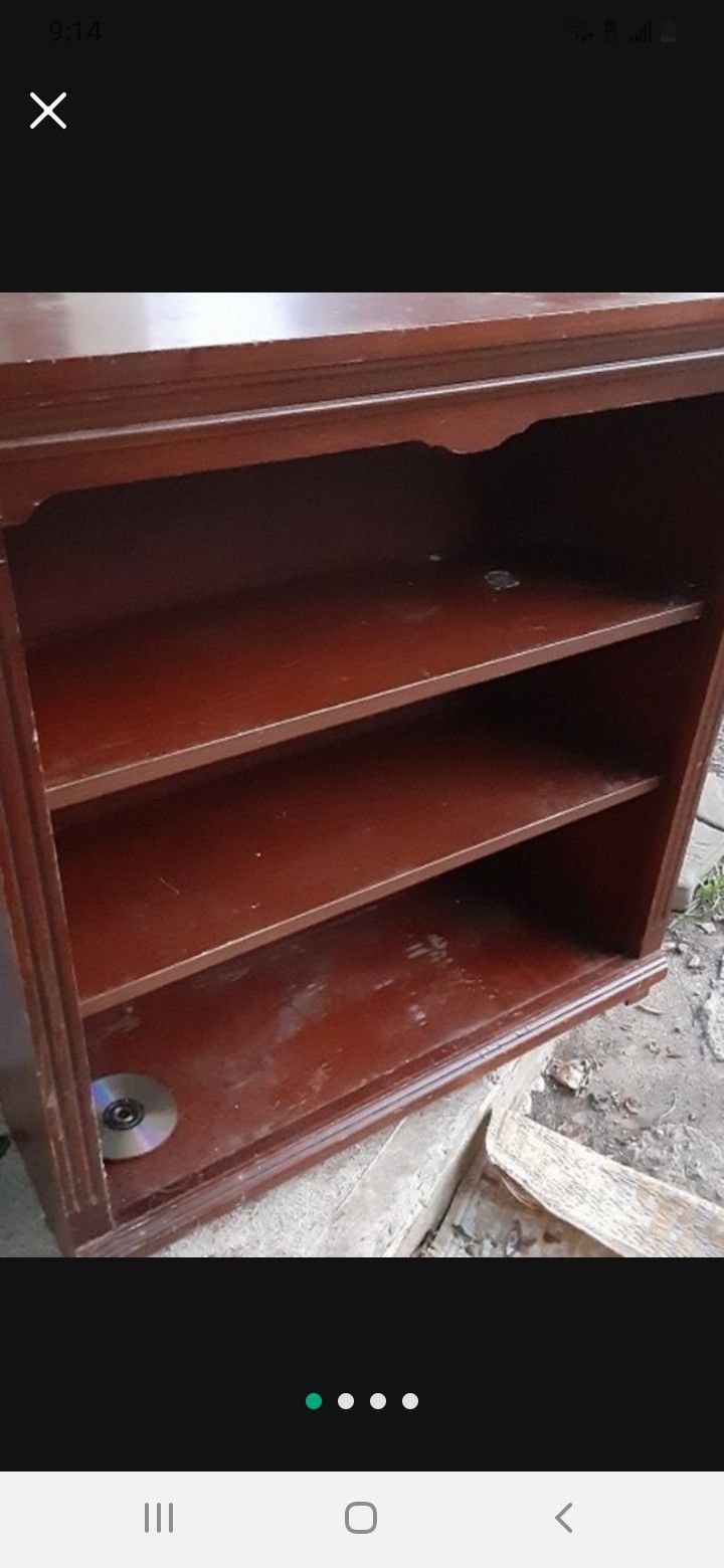 Small Wooden Shelf $25.00 (Serious Buyers) First Come First Served Cash Only Obo