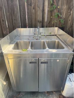 Restaurant sink