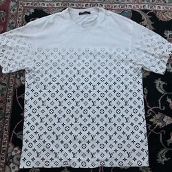 Louis Vuitton Men’s White Monogram Print T-Shirt 