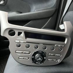 Honda Fit Stereo (stock)*FREE*