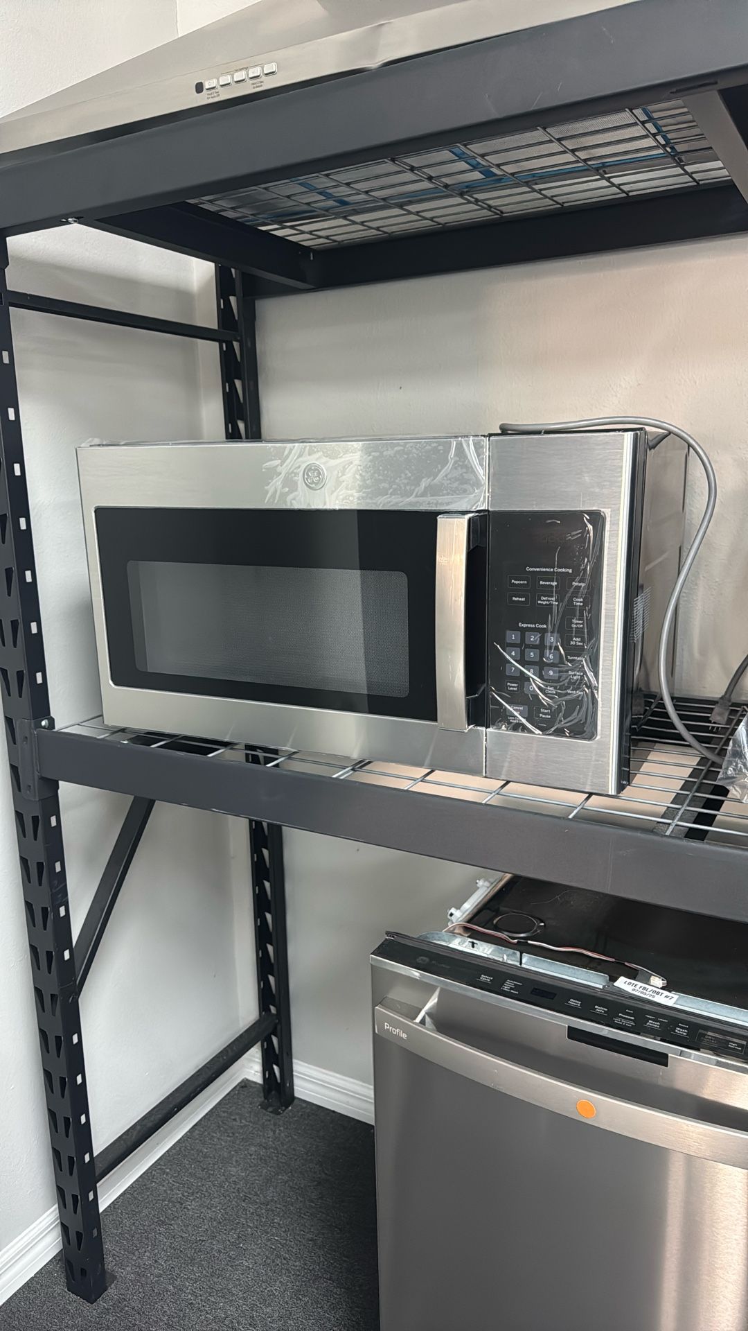 GE Microwave Over The Range 