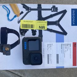 Go Pro Hero Black 12 + Accessory Kit