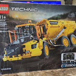 LEGO Technic 42114 6x6 Volvo Articulated Hauler (disassembled)