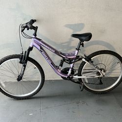 BICYCLE MONGOOSE 18 SPEED SIZE 24 BRAND NEW