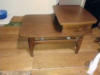 Vintage Style End Tables And Coffee Table 
