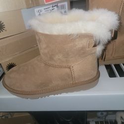 Bailey Bow Uggs