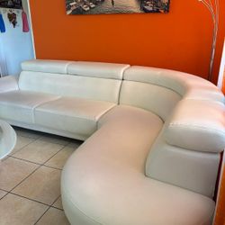 Modern White Sectional – Adjustable Headrests!