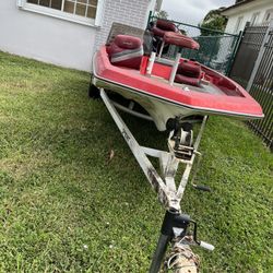 Sprint 255 Bass Boat and Trailer