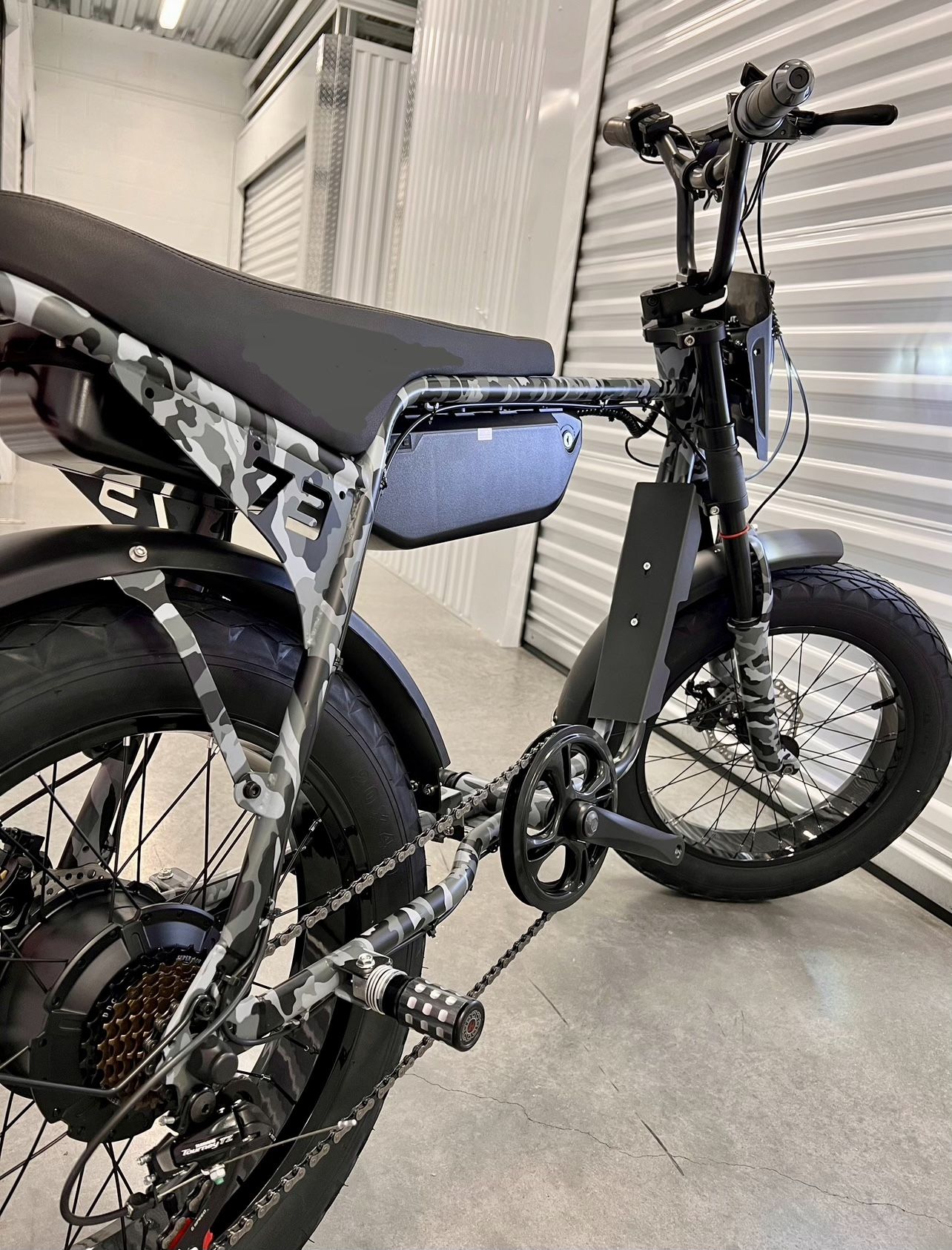 750 Watt Electric E-Bike, 35Mph, Miami Style, 20x4.0 Fat Tire