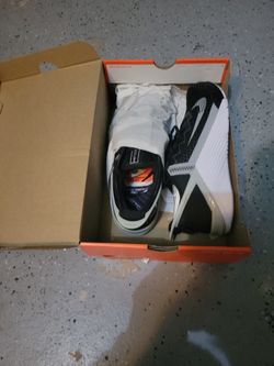 Nike Tennis Shoes