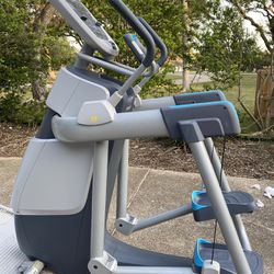 Precor AMT (Adaptive Motion Trainer) With Open Stride
