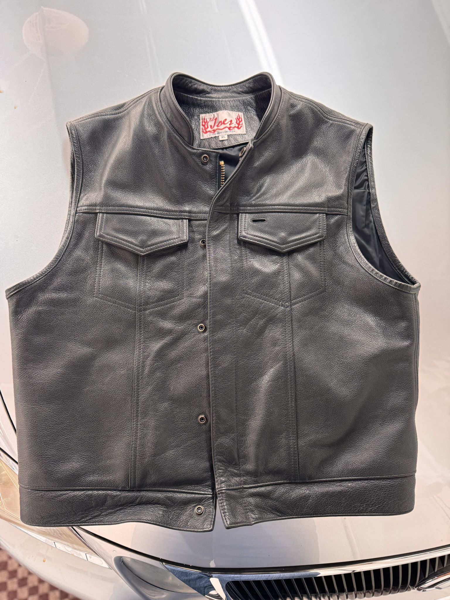 25’ Lil Joe’s leathers Joes vest with hidden zipper