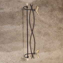 Wall Mounted Hanger