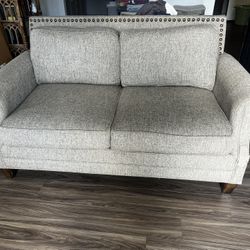 Bellingham Loveseat - Gray Tweed with Nailhead Trim