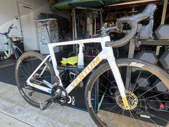 Ventum NS1 Carbon Road Bike – 56cm – Shimano 105 Disc – Vision Wheels