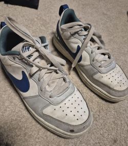 Nike Tennis Shoes, 4.5