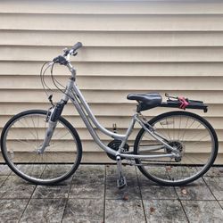 Norco 28" 21-Speed Road/City/Commuter Comfort Hybrid Bike - Light 18" Frame, Front Shocks, Comfort Seat, Rack, TUNED! (MSRP $400)
