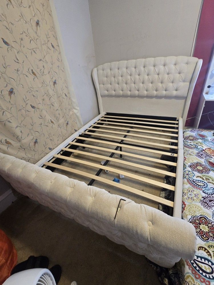 Dulane Chenille / Velvet Upholstered Sleigh Bed with Scroll Wingback Headboard