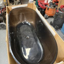 Luxury Freestanding Bathtub 69” x 30” – Brand New 