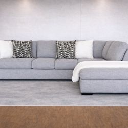 Living Spaces Light Gray Sectional-FREE DELIVERY 🚚 