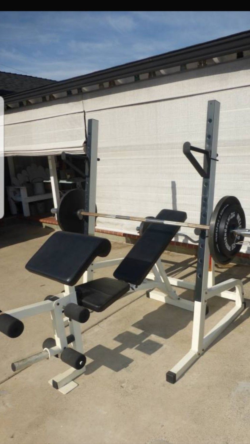 Squat rack with weights