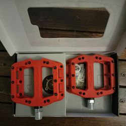 Red - MZYRH Pedals 9/16", Sealed Bearings, Lightweight, Non-Slip Nylon Fiber Platform Pedals for BMX MTB ROAD