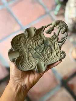 Antique Cast Iron Decorative Ash Tray