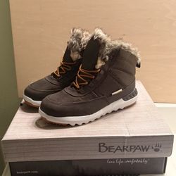 New - Size 7 Bearpaw Woman Winter Boots 