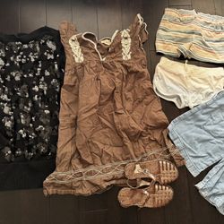 Girls Clothing Bundle 5/6 shoes 12c   