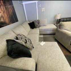 Megginson Storm RAF Sectional / couch 1279