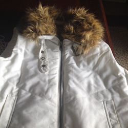 doki-geki white vest with faux fur collar