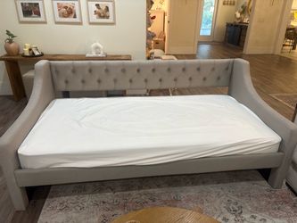 Gray Upholstered Tufted Daybed Frame