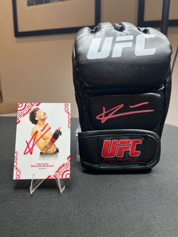 Quillan Salkilld Autograph/Signed Red Black UFC Glove Perth Australia W Card