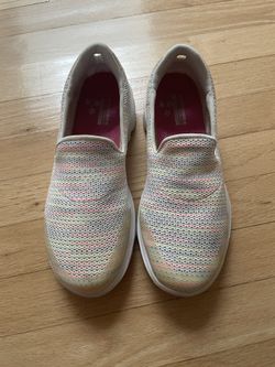 SKECHERS Women's Go Walk Evolution Ultra Gladden Sneakers